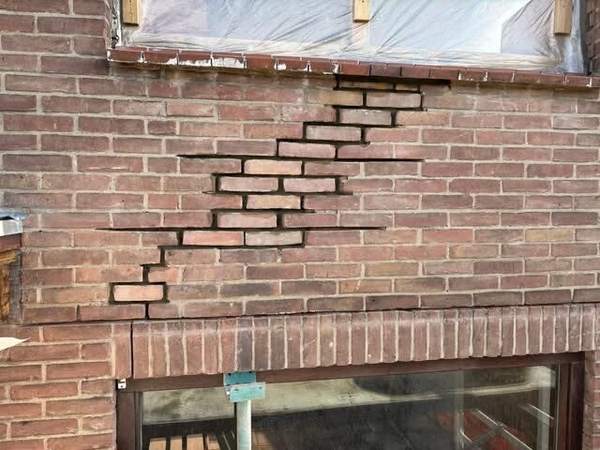 De trapscheur opengemaakt voor herstel